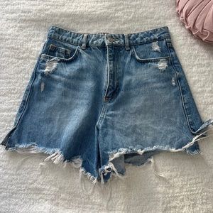 Zara jean shorts size 6